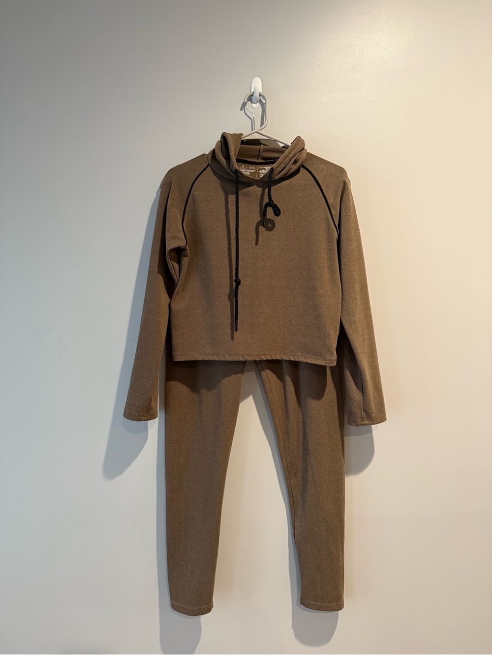Women’s ’Boom Boom Jeans’ crop hoodie & jogger set